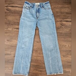Abercombie The 90s Relaxed High Eaisted Jean